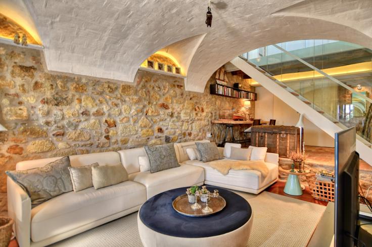 Maison en pierre Ã  Pals - Acheter et vendre