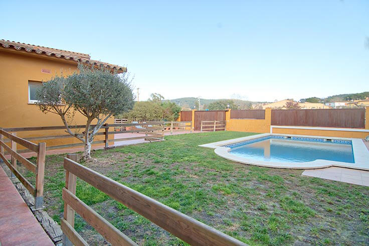 Maison individuelle avec Piscine Ã  EsclanyÃ  - Acheter et vendre