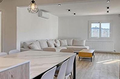 Apartamento con Piscina, Vistas al mar, Parking y jardín en Calella de Palafrugell - Alquiler Temporada