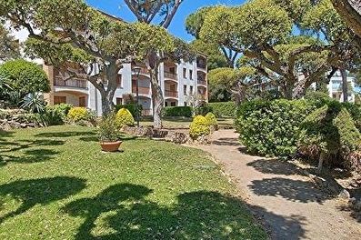 Apartamento con Piscina, Vistas al mar, Wifi, Parking y jardín en Calella de Palafrugell - Alquiler Turístico