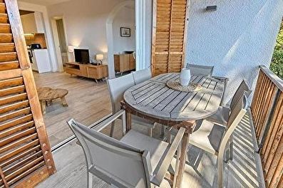 Apartamento con Piscina, Aire acondicionado, Wifi, Parking y jardín en Calella de Palafrugell - Alquiler Vacacional
