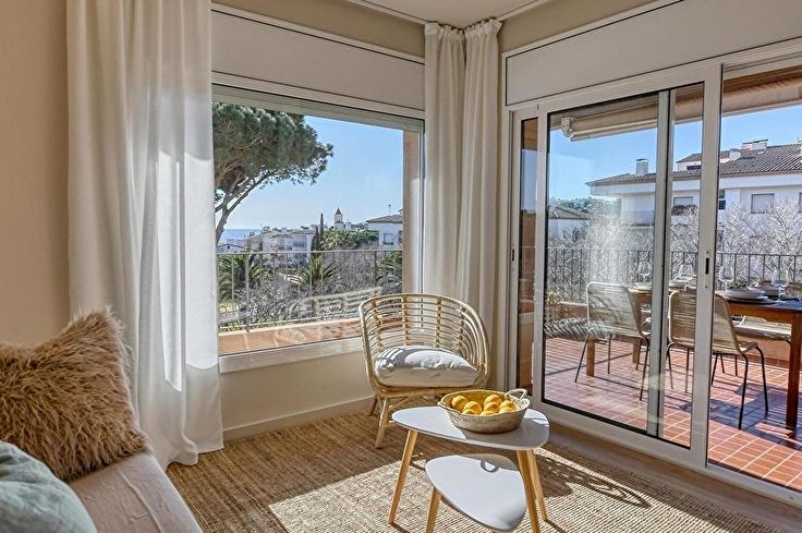 Apartamento 3 dormitorios con Piscina, Vistas al mar, Parking y jardín en Calella de Palafrugell - Alquiler Temporada