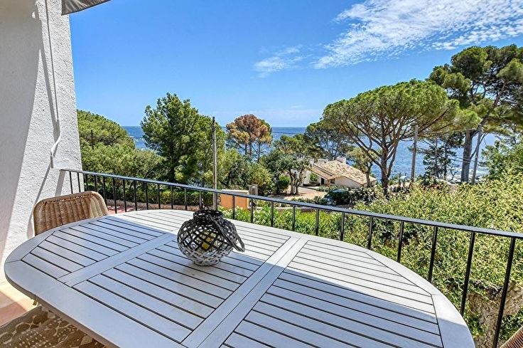 Apartamento 3 dormitorios con Vistas al mar, Wifi y jardín en Calella de Palafrugell - Alquiler Temporada