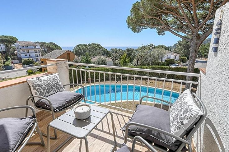 Apartamento 4 dormitorios con Piscina, Vistas al mar, Parking y jardín en Calella de Palafrugell - Alquiler Temporada