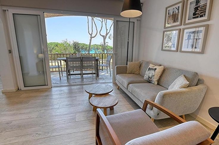 Apartamento 3 dormitorios con Piscina, Aire acondicionado, Wifi, Parking y jardín en Calella de Palafrugell - Alquiler Vacacional - Turístico