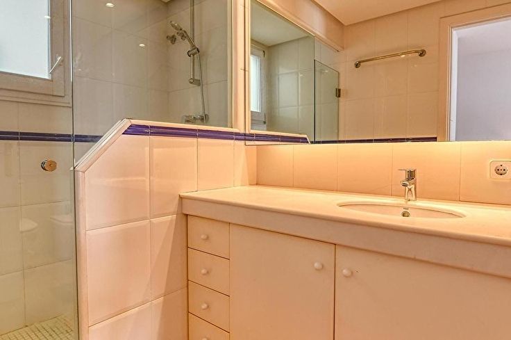 Apartamento 3 dormitorios con Vistas al mar y Parking en Calella de Palafrugell - Alquiler Temporada