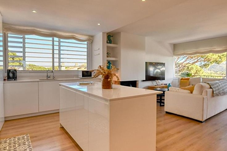 Apartamento 4 dormitorios con Piscina, Vistas al mar, Parking y jardín en Calella de Palafrugell - Alquiler Temporada