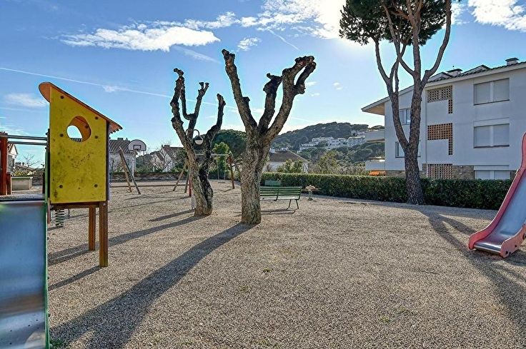 Apartamento 2 dormitorios con Piscina, Vistas al mar, Wifi y jardín en Calella de Palafrugell - Alquiler Vacacional - Turístico