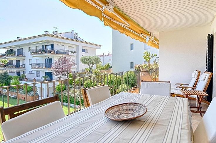 Apartamento 3 dormitorios con Piscina, Wifi, Parking y jardín en Calella de Palafrugell - Alquiler Vacacional - Turístico