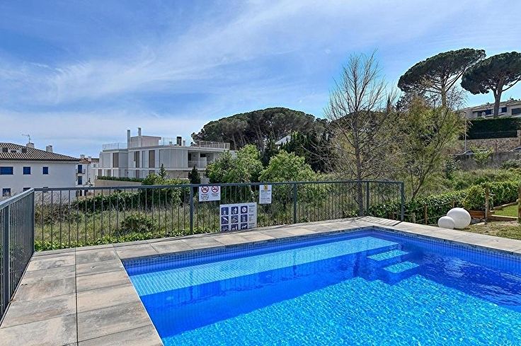 Apartamento 3 dormitorios con Piscina, Wifi, Parking y jardín en Calella de Palafrugell - Alquiler Vacacional - Turístico