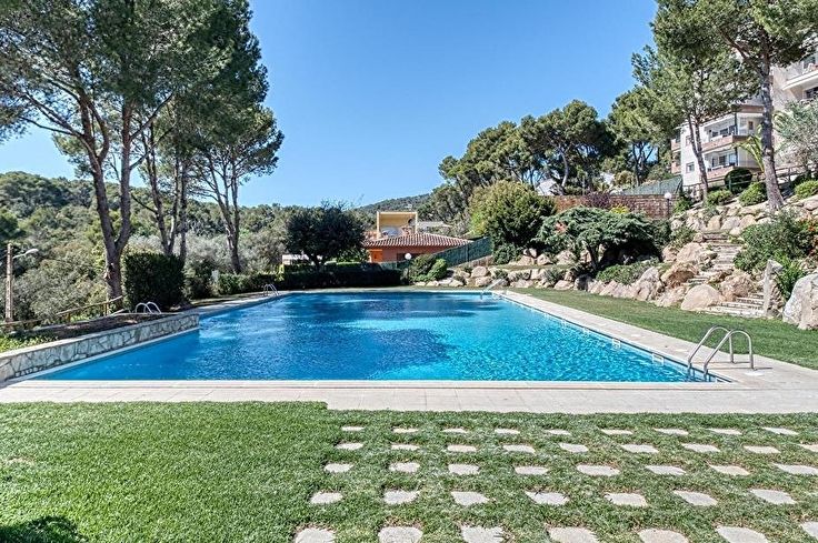 Apartamento 2 dormitorios con Piscina, Aire acondicionado, Wifi, Parking y jardín en Llafranc - Alquiler Vacacional - Turístico