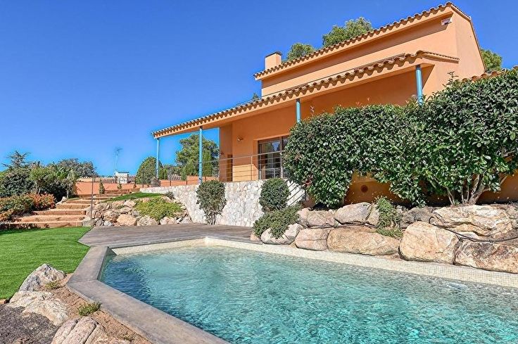 Casa individual 5 dormitorios con Piscina, Aire acondicionado y jardín en Llafranc - Compra - Venta