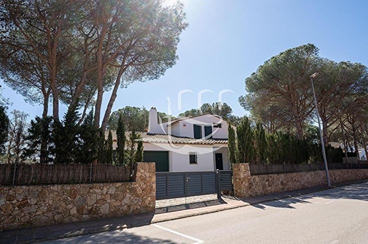 Chalet 5 dormitorios en Llafranc - Compra - Venta