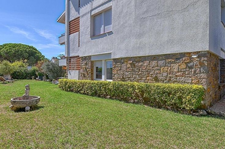Apartamento 4 dormitorios con Piscina y jardín en Calella de Palafrugell - Compra - Venta