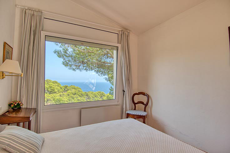 Casa individual 4 dormitorios con Piscina, Vistas al mar, Barbacoa y jardín en Mont-ras - Compra - Venta