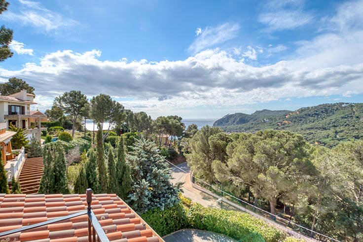 Casa individual 5 dormitorios con Piscina, Vistas al mar y jardín en Tamariu - Compra - Venta