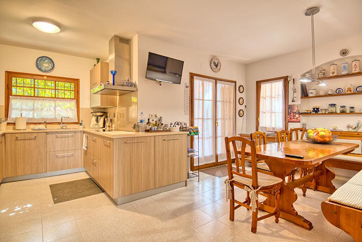 Casa individual 5 dormitorios con Piscina, Vistas al mar y jardín en Tamariu - Compra - Venta