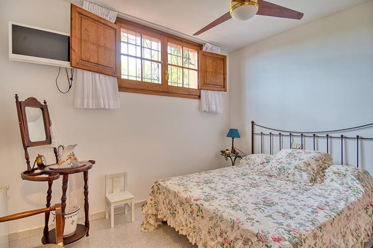 Casa individual 5 dormitorios con Piscina, Vistas al mar y jardín en Tamariu - Compra - Venta