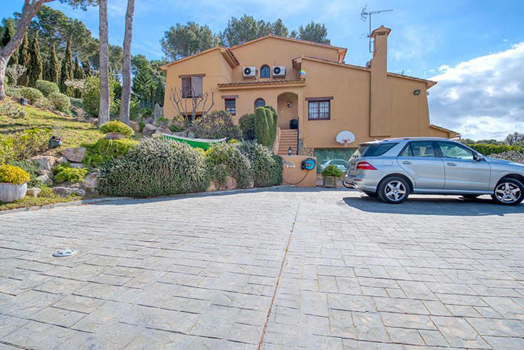 Casa individual 5 dormitorios con Piscina, Vistas al mar y jardín en Tamariu - Compra - Venta