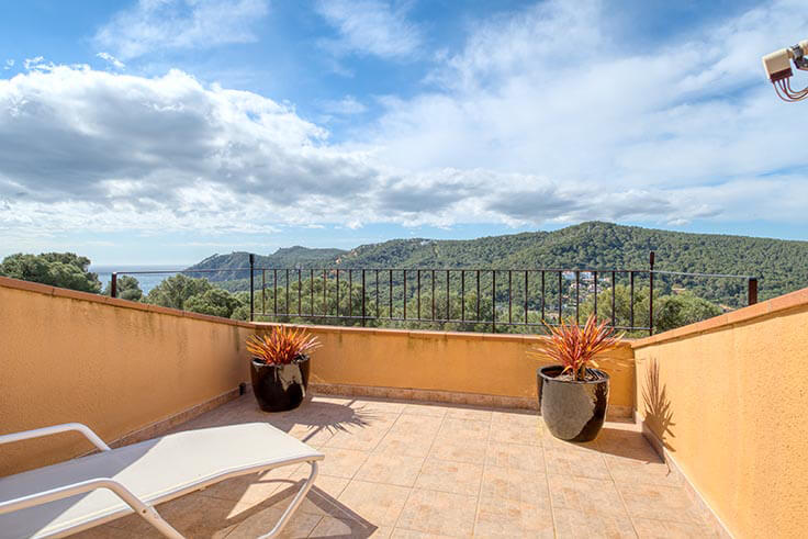 Casa individual 5 dormitorios con Piscina, Vistas al mar y jardín en Tamariu - Compra - Venta