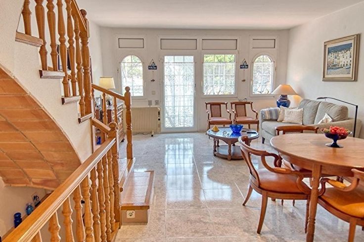 Casa adosada 3 dormitorios en Tamariu - Compra - Venta