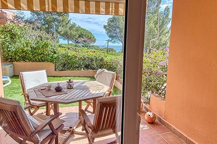 Apartamento 2 dormitorios con Piscina, Parking y jardín en Tamariu - Compra - Venta