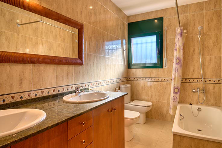 Casa individual 6 dormitorios con Piscina, Parking y jardín en Begur - Compra - Venta