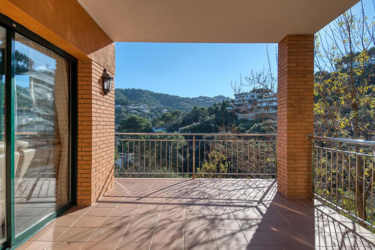 Casa individual 6 dormitorios con Piscina, Parking y jardín en Begur - Compra - Venta