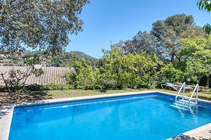 Casa individual 5 dormitorios con jardín en Begur - Compra - Venta