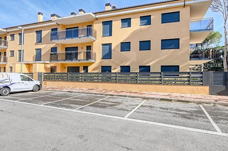 Apartamento 3 dormitorios con Piscina, Parking y jardín en Pals - Compra - Venta