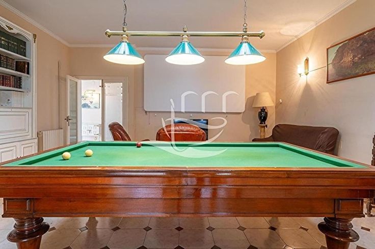 Chalet 6 dormitorios con Piscina y jardín en Llagostera - Compra - Venta