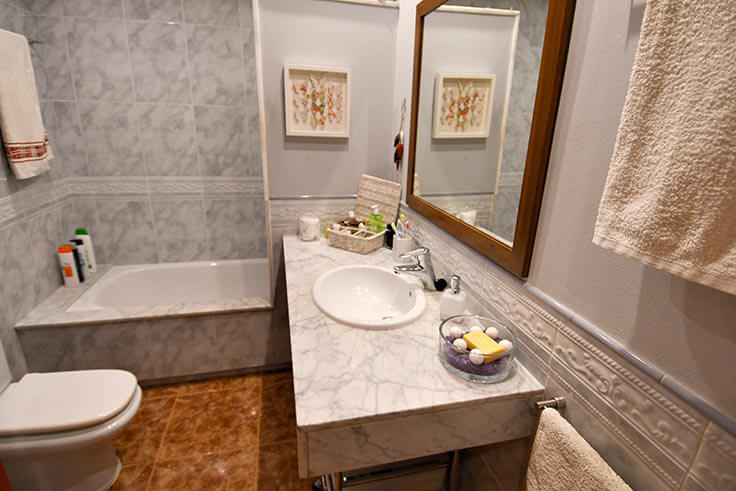 Casa adosada 4 dormitorios con jardín en Begur - Compra - Venta