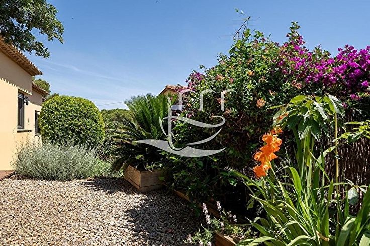 Casa individual 3 dormitorios en Palafrugell - Compra - Venta