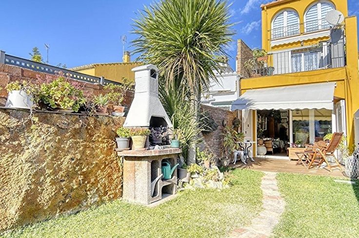 Casa de pueblo 4 dormitorios en Palafrugell - Compra - Venta