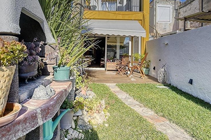 Casa de pueblo 4 dormitorios en Palafrugell - Compra - Venta