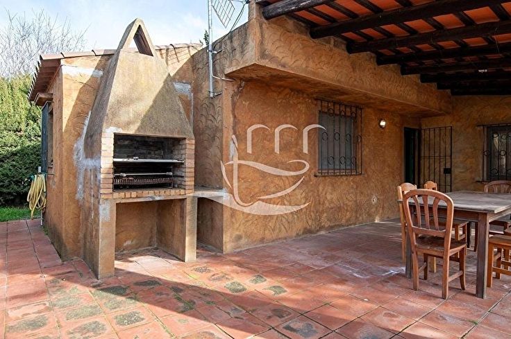 Casa individual 1 dormitorio con Piscina en Mont-ras - Compra - Venta