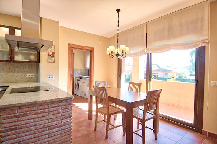 Chalet 5 dormitorios con Piscina y jardín en Mont-ras - Compra - Venta