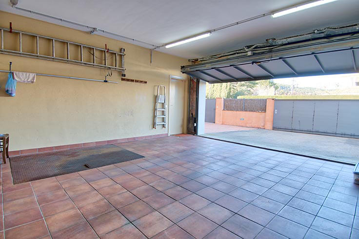 Chalet 5 dormitorios con Piscina y jardín en Mont-ras - Compra - Venta