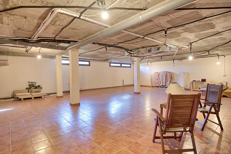 Chalet 5 dormitorios con Piscina y jardín en Mont-ras - Compra - Venta