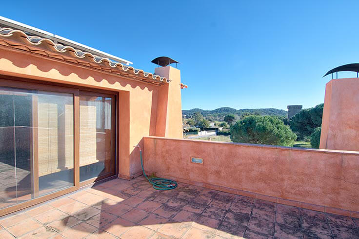 Chalet 5 dormitorios con Piscina y jardín en Mont-ras - Compra - Venta