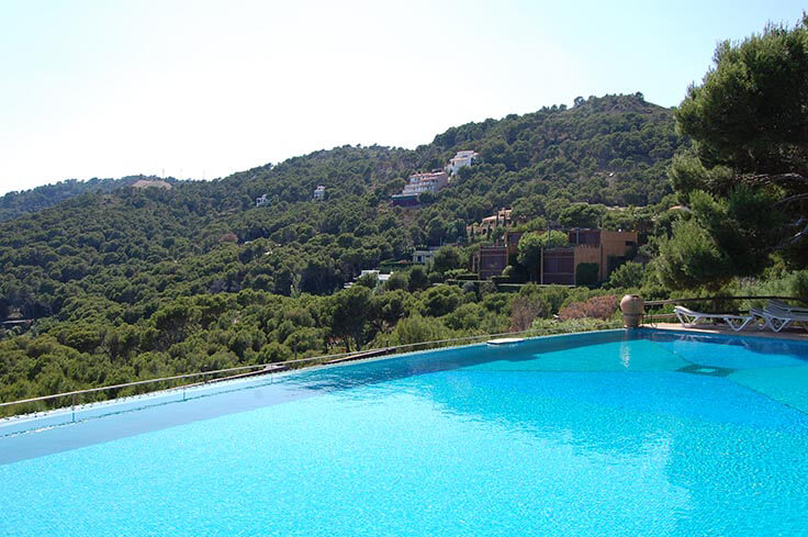 Casa pareada 3 dormitorios con Piscina, Vistas al mar, Parking y jardín en Tamariu - Compra - Venta