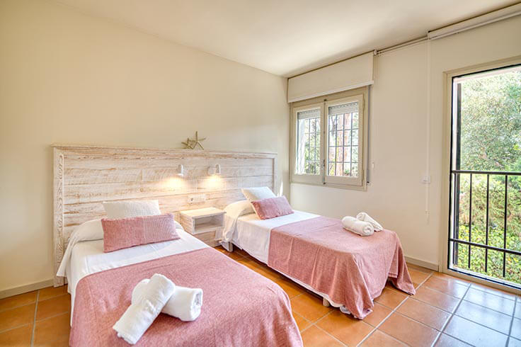 Chalet 4 dormitorios con Piscina, Wifi, Parking y jardín en Calella de Palafrugell - Alquiler Vacacional - Turístico