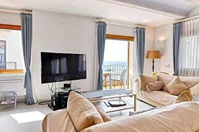 Apartament amb Vistes al mar i Pàrquing a Calella de Palafrugell - Compra - Venda