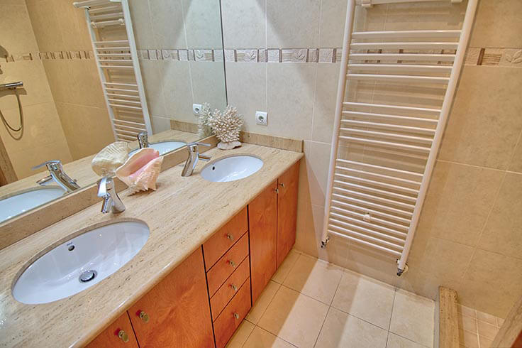 Apartament amb Vistes al mar i PÃ rquing a PALAMOS - Compra Venda