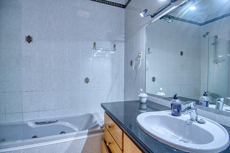 Casa adosada con Aire acondicionado en Palafrugell - Compra Venta