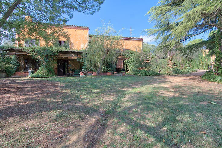 Casa de campo con Piscina y Barbacoa en CruÃ¯lles - Compra Venta