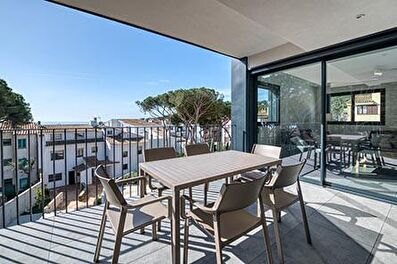 Exceptional apartment minimalist, 150 meters from the sea.