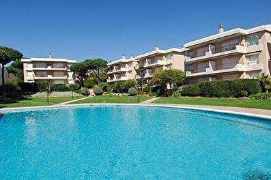 Fabulós apartament amb piscina comunitària.