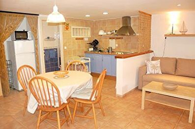 Pratique appartement rez-de-chaussée.