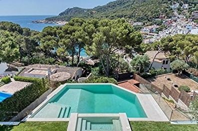 Ausgezeichnete Einzelhaus von Design, Triplex mit Garten und privater Pool.